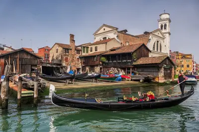 Image de Designer Venice Apartment Near Guggenheim Museum