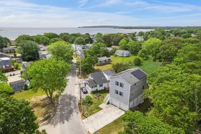 Image de New! On The Shore - Swifts Beach - Sleeps 8