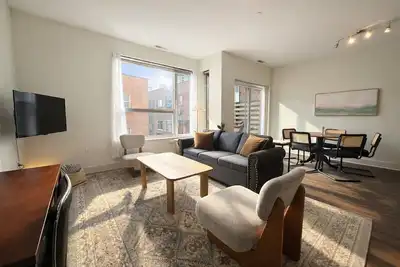 Image de Upscale Apartment Near Lake Michigan · Sleeps 6-7