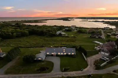 Image de Carpella Cottage  Carpella Cottage  Stunning Green Hill Beach Summer Retreat