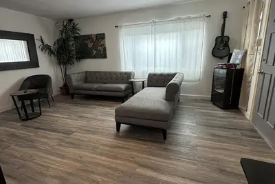 Image de Stadium Stay! Cozy 2br Steps from SoFi & Kia Forum