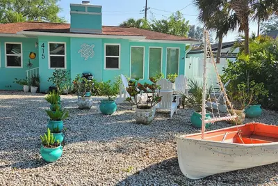 Image de Live Like a Local in Charming Dunedin Florida. Walk to Td Ballpark and downtown.