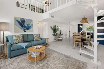 Image de Oceanview East End | Walk to Beaches, Pool
