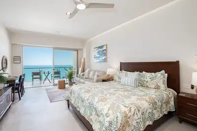 Image de One 1403b Studio: Beachfront Bliss Studio in Sandy Beach
