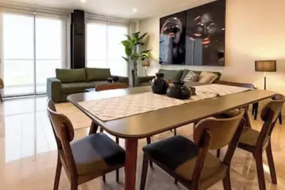 Image de Cozy and Modern Apartment.