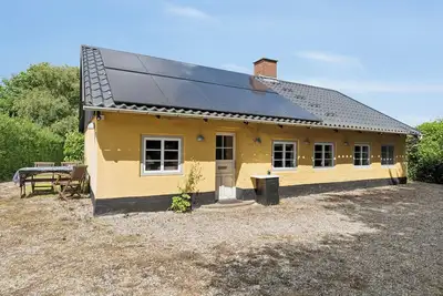 Image de Idyllic Old Cottage, with low ceilings