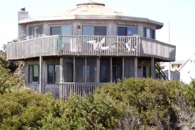 Image de Pet-Friendly Oceanfront Cottage Rental in Avon, North Carolina