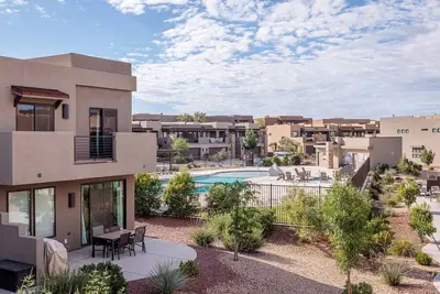 Image de Spacious and Modern Vacation Rental on Family Resort with Pool and Pickleball Courts in St. George, Utah