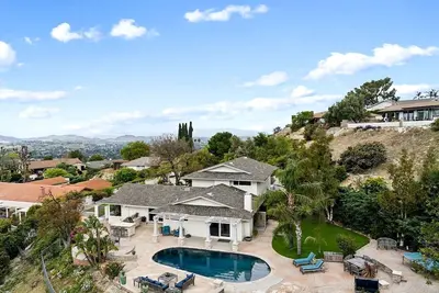 Image de Impressive Cottage with Swimming Pool in Thousand Oaks, California