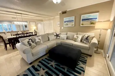Image de Glorious Cottage with Fireplace in Myrtle Beach, South Carolina