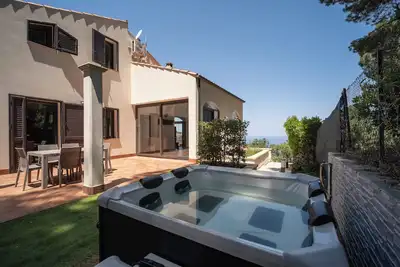 Image de Infinity Sea Views, Jacuzzi & Sunset Over Cefalù