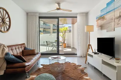 Image de Family Oasis: Vacation rental with a 140 m² terrace, pool, and just 5 minutes from the beach