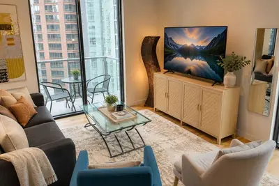 Image de 2br Cbd Modern Retreat Pool, Gym & Free Parking