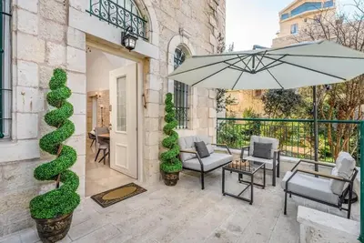 Image de Authentic Jerusalem Home  Mamilla  Old City walk