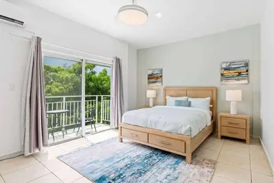 Image de Prime Maho 1br w/ Pool | Front Row to the Action!