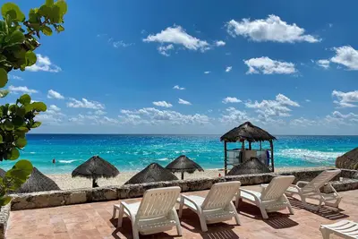 Image de Three Bedroom Beachfront Villa