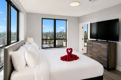 Image de Luxury 3bd/2ba Mit • Harvard • Roof Deck • Parking