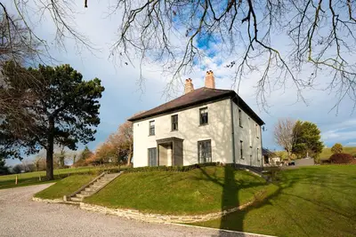 Image de Hiraeth Manor - Cinq Chambres Villa, Couchages 10
