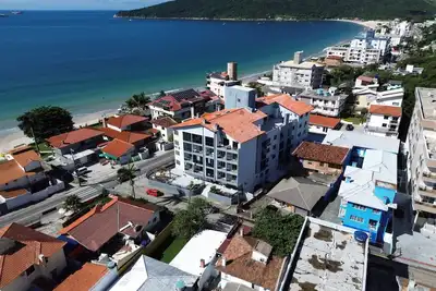 Image de Unleash your best self by the sea!