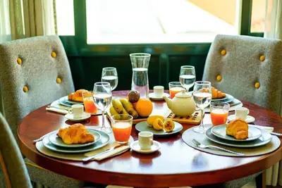 Image de Enjoy the city center at fully equipped 2 Br w/ Ac