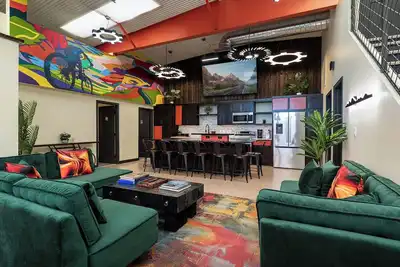 Image de Bike Barn Lodge w/Hot Tub, Fire Pit, Ev Charger