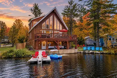 Image de The Good Times｜Lakefront•Hot Tub•Arcade•Kayaks•Ps5