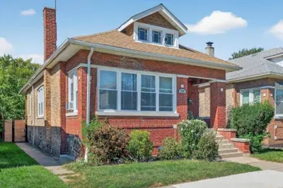 Image de Charming 3-bedroom bungalow 15 min south of Chicago, 15 min from Obama Center