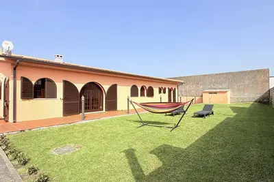 Image de House with garden and barbecue · Sleeps 6 · beach/estuary