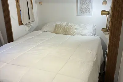 Image de The Comfy-Cozy Camper