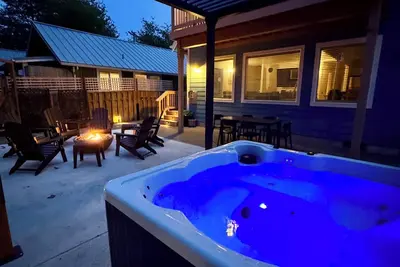 Image de Seagulls Beach House: Hot Tub, Fire Pit & Steps to Beach