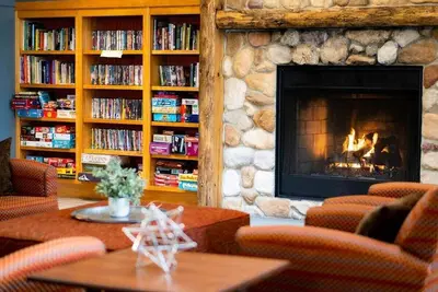 Image de Celebrate summer at Pollard Brook in Lincoln!