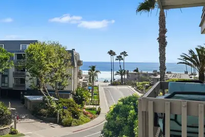 Image de B200 - Azure Shores - North Coast Village