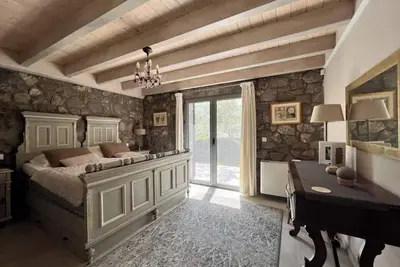 Image de House Sleeps 6 with Pool and Parking
