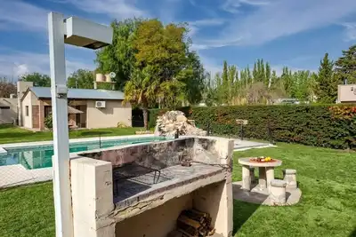 Image de Family Cabin | Pool, games, and breakfast included