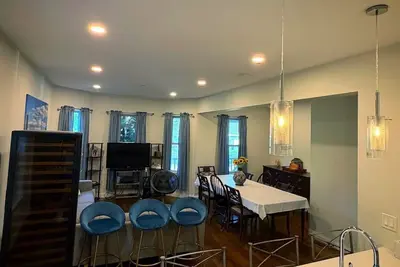 Image de 3 Bedroom Condo - entire space