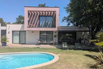 Image de Maison contemporaine avec piscine, au calme. Village de Mouans Sartoux à 5 mn.