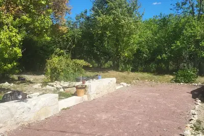 Image de petite maison de campagne au calme  avec espace extérieur