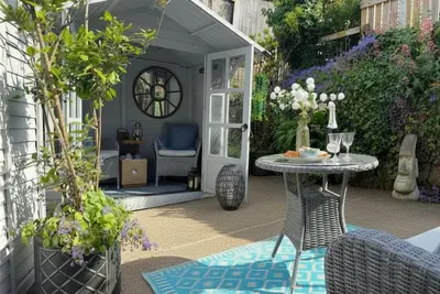 Image de Farr Cottage | Cornish Charm & Unexpected Extras | Pool & Gym Access | Parking