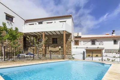 Image de Nice home in Laroya with swimming pool
