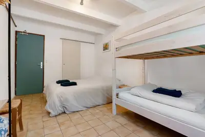 Image de Chambre « Chambre Jaune » avec vue montagne, terrasse partagée et jardin partagé