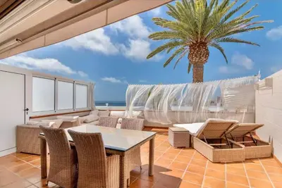 Image de Comfortable bungalow with a large private terrace and views
