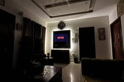Image de 2 Bhk modern apartment. Always sanitised/ Self check-in/ Central/Every amenity.