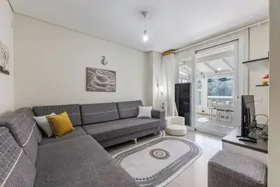 Image de Blue Bay | Sea View Apartment with Free Parking by PikHost