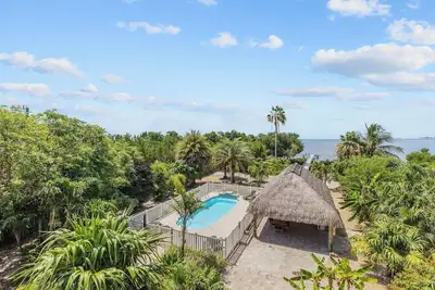 Image de Casa Bella | Ocean view | 3/2 with fishing pier, private pool, tiki, sleeps 8