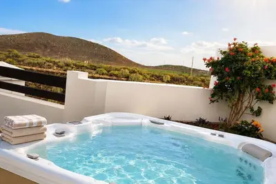 Image de Jardines Acoran Penthouse with Jacuzzi, Palm Mar
