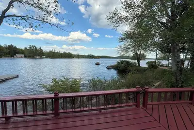 Image de Terrific 3-bedroom Lake house, with Ac, on Cold Stream Pond in charming Lincoln