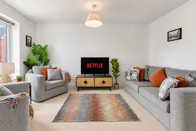Image de Stylish 3-Bed | Sleeps 6 | Free Parking | Swindon | Fast WiFi