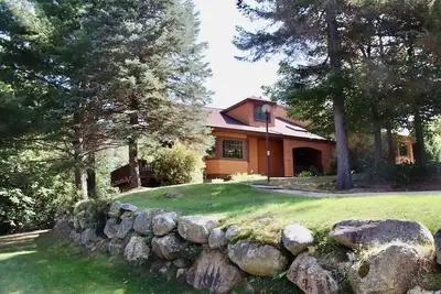 Image de Large Slope-side 4-bedroom Forest Cottage unit in Bretton Woods.