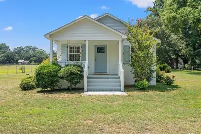 Image de The Coastal Cottage; near golf, marina, dining and shopping