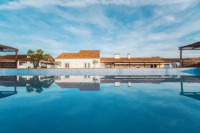 Image de Your exclusive retreat in the heart of nature! Country house, swimming pool, 10 bedrooms.